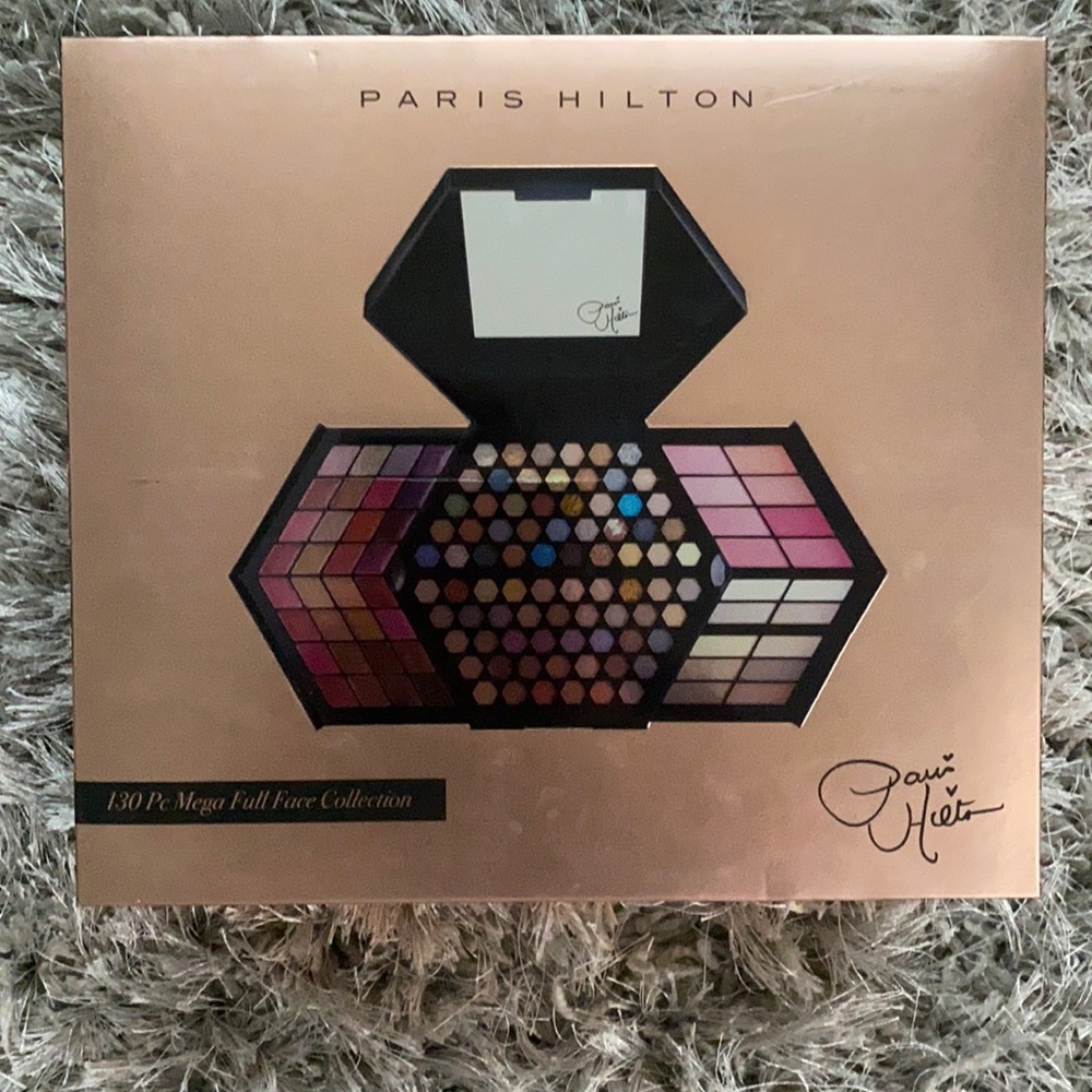 Paris Hilton 130 PC makeup kit
